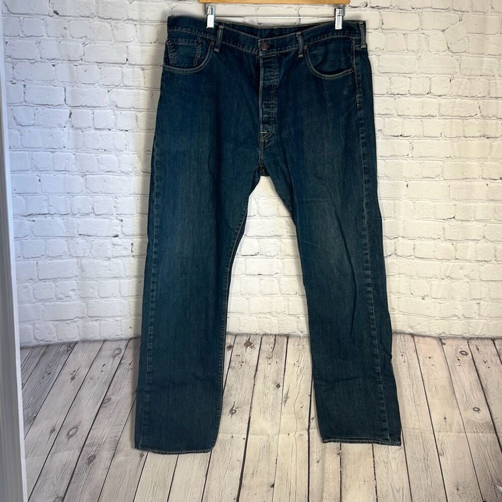 Levi’s Mens 501 Button Fly Straight Jeans size W40 x L34